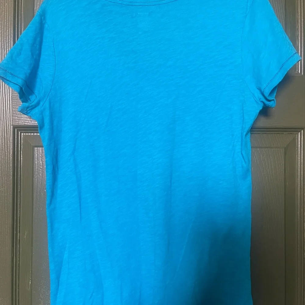 New V-Neck T-Shirt with Bird Embroidery - Picture 2 of 2